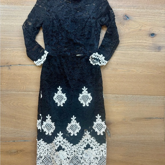 Alexis Black and White Sheath Dress with Bishop Sleeves - Picture 2 of 12